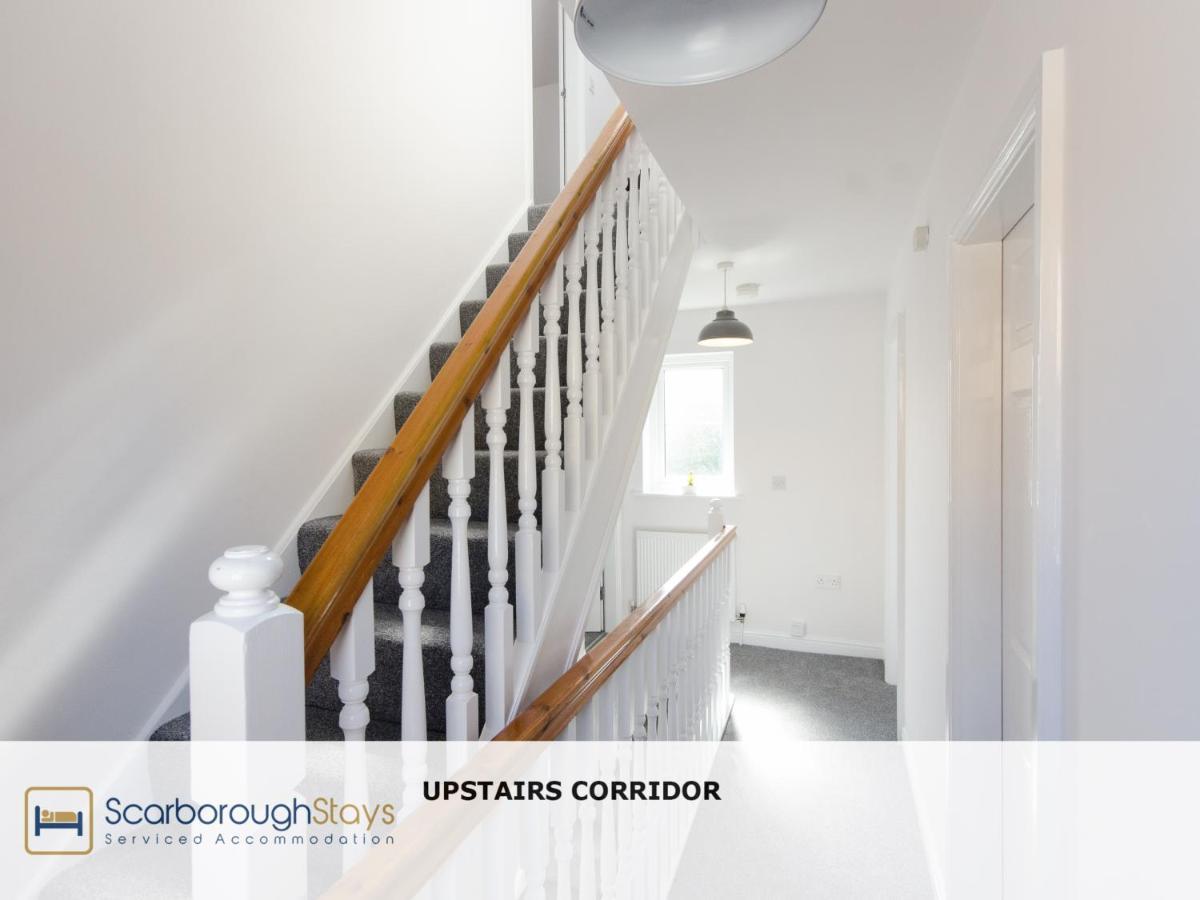 Candler Lodge - 3 Bedroom Townhouse With Parking - Patio Area & Seating Scarborough Buitenkant foto
