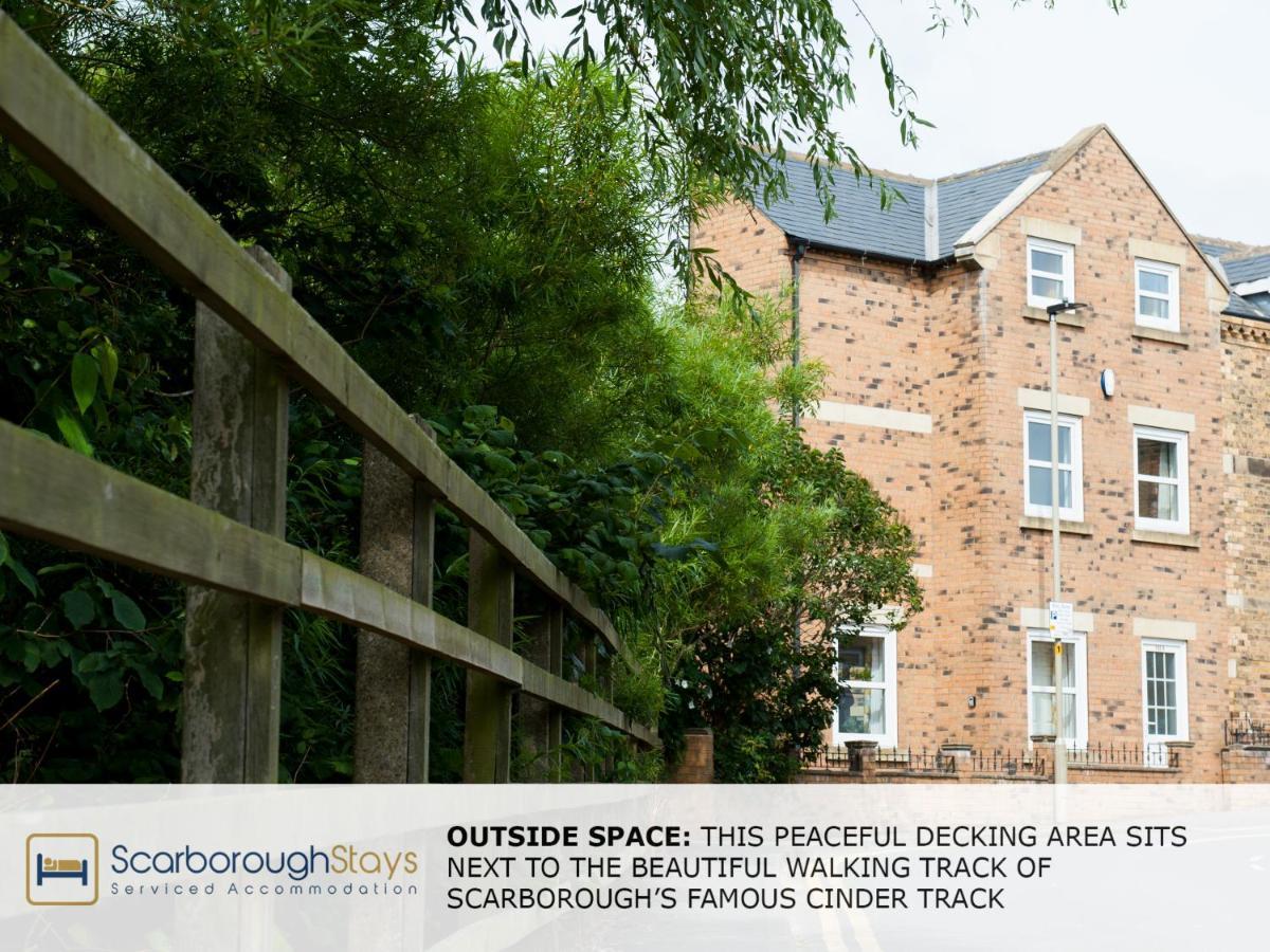 Candler Lodge - 3 Bedroom Townhouse With Parking - Patio Area & Seating Scarborough Buitenkant foto