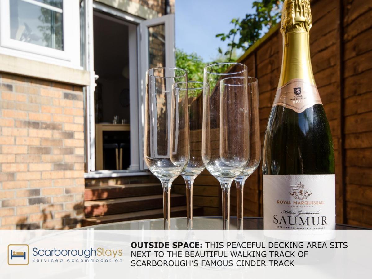 Candler Lodge - 3 Bedroom Townhouse With Parking - Patio Area & Seating Scarborough Buitenkant foto